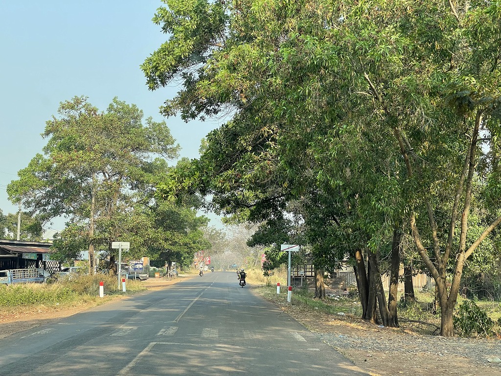 Road traffic around the Eco-Village
