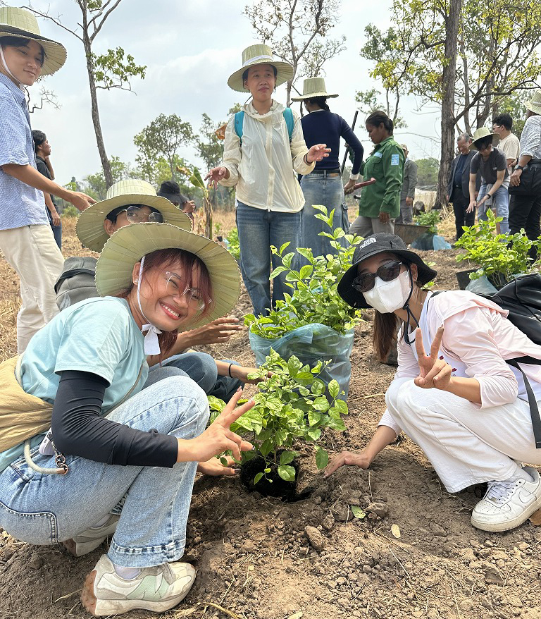 一緒に植樹